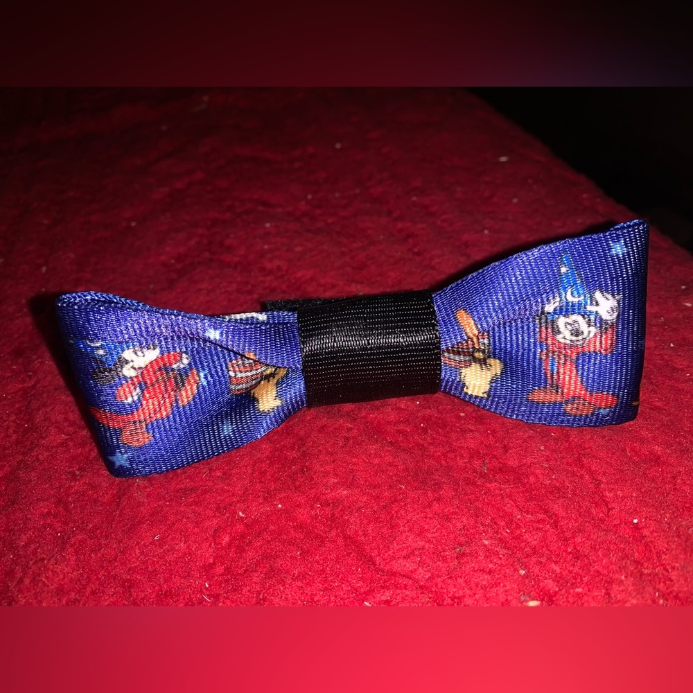 Harvey’s Seatbelt and Disney Fantasia Mickey Sorcerer Apprentice bow w/Velcro.